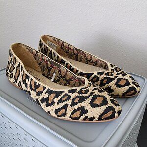 Skechers Cleo "Clawsome" Leopard Print Knit Flats Women's Size 8